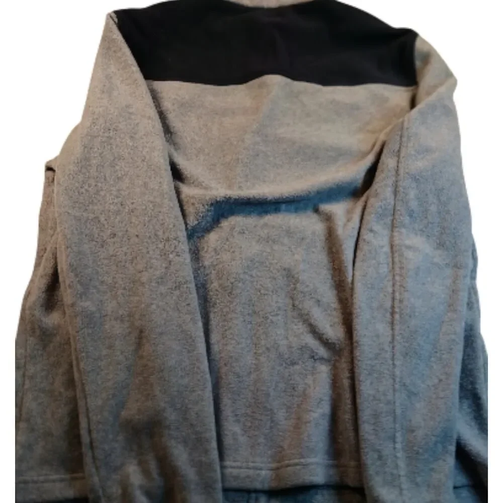 Tommy Hilfiger Men's Gray & Black Long Sleeve Zippered Fleece Jacket - Large